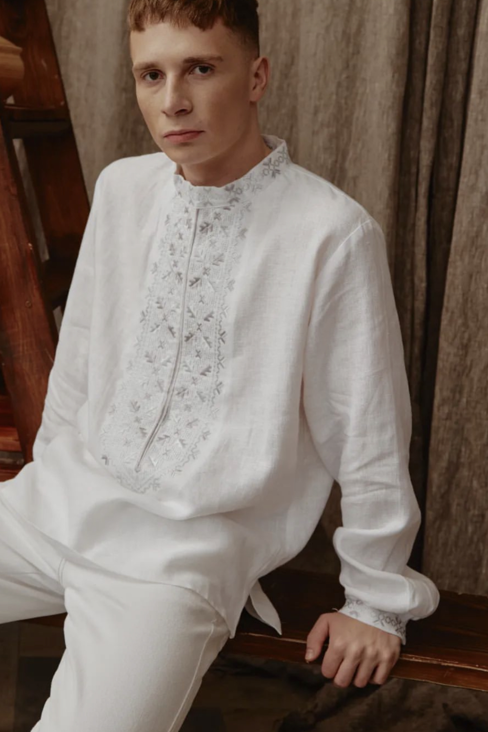 Вишиванка чоловіча з срібною вишивкою EMBROIDERED GEM