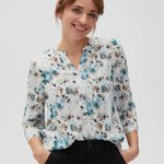 Green blouse in floral print