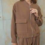 Коричневий бомбер з пальтової тканини